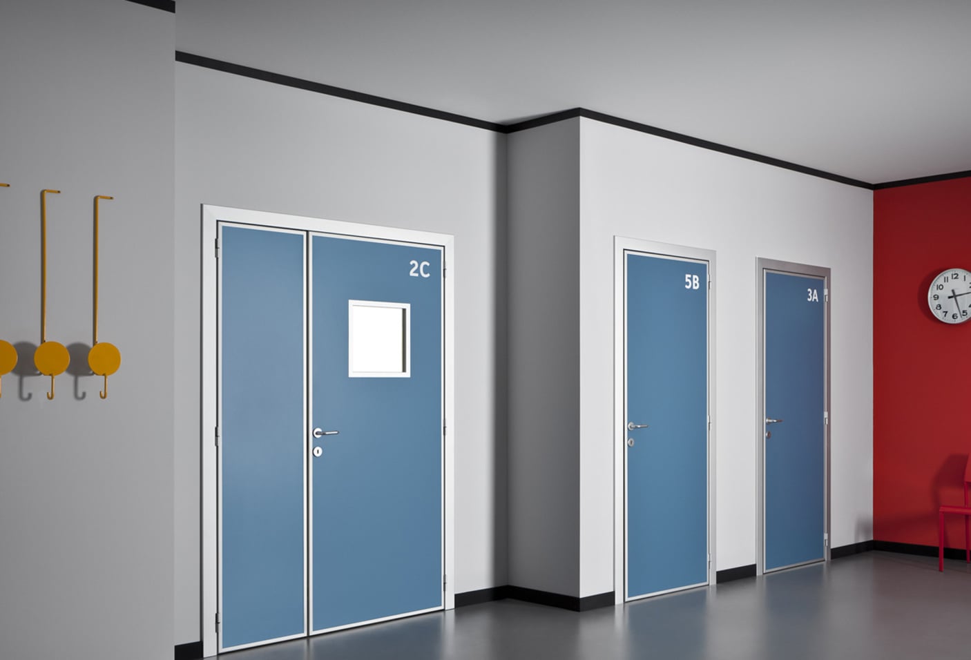 PORTE IN ALLUMINIO CON ABBRACCIANTE