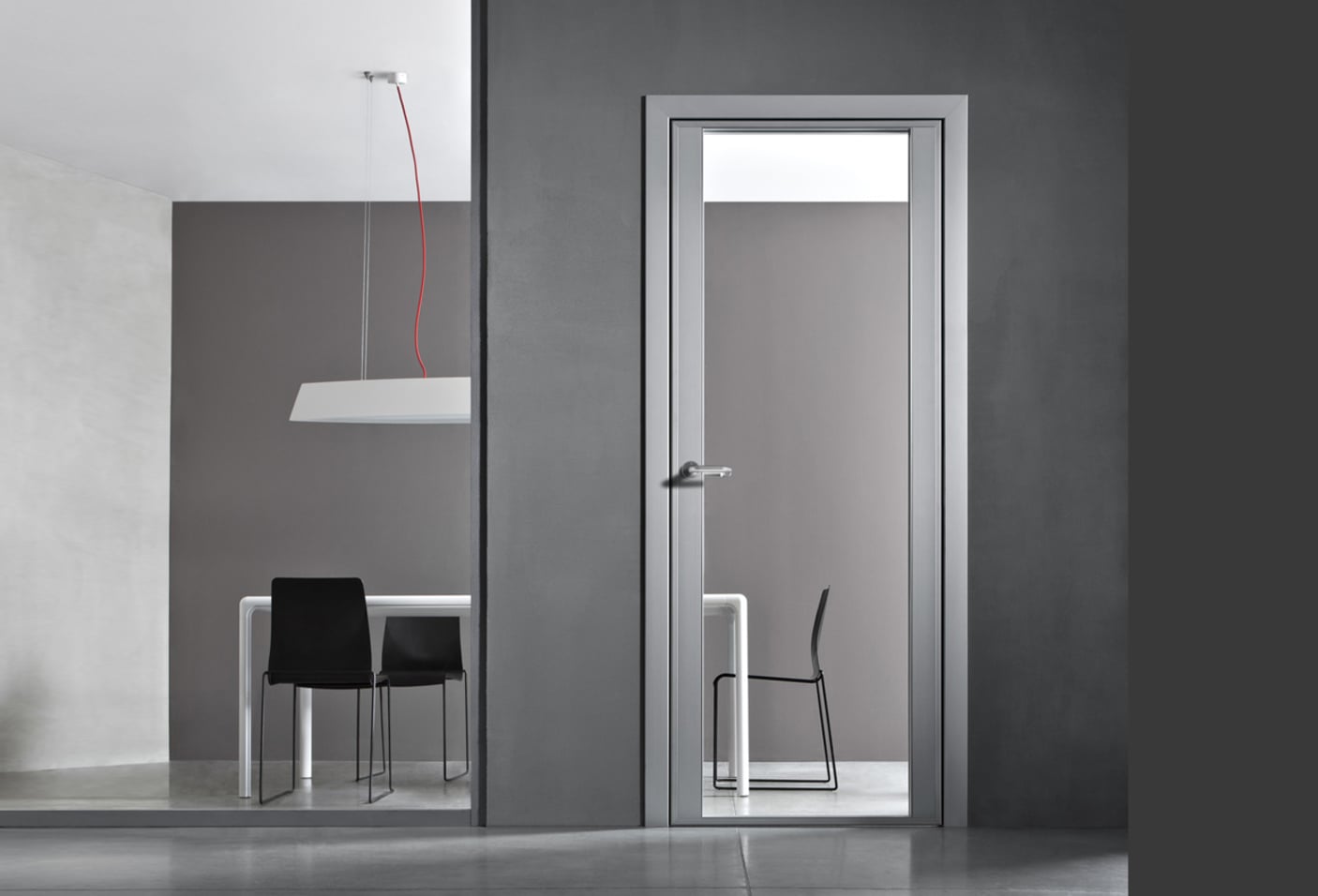 PORTE IN ALLUMINIO CON ABBRACCIANTE